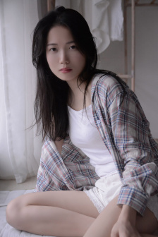 男人吃奶摸下挵进去是什么感觉